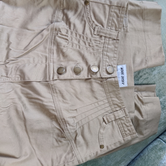 Work Order Sz 4 High waist khaki Capri pants. - Picture 4 of 4